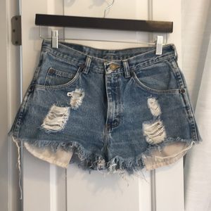 Wrangler vintage distressed cutoffs